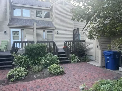 141 Pine Glen Dr, East Greenwich, RI 02818