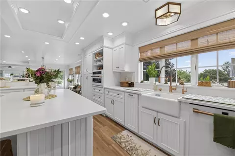 Kitchen - 19 Moonlight Dr, Westerly, RI 02891 photo 3 of 7