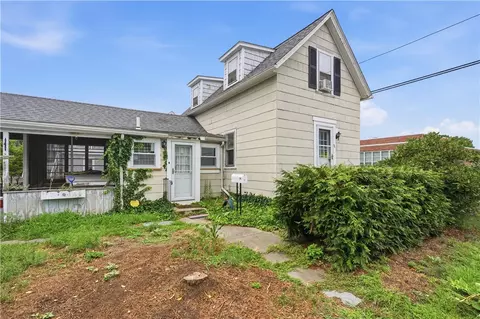 96 Silver Spring Ave, Riverside, RI 02915