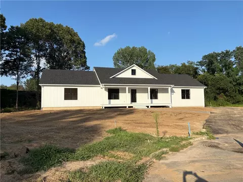 20 Eva Ln, Cranston, RI 02921