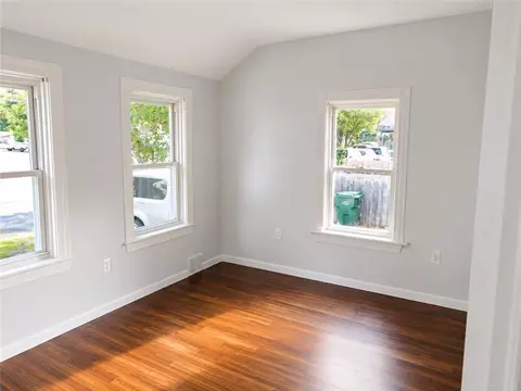 115 Rock Ave, Warwick, RI 02889 photo 4