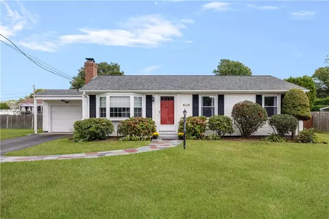 135 Beverly Rd, Riverside, RI 02915