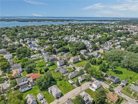 View/Area - 46 E St, Bristol, RI 02809 photo 8 of 10