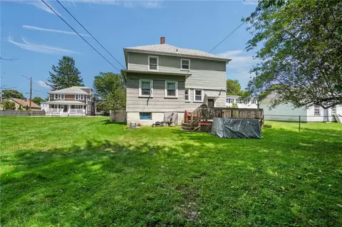 Exterior - 46 E St, Bristol, RI 02809 photo 6 of 10