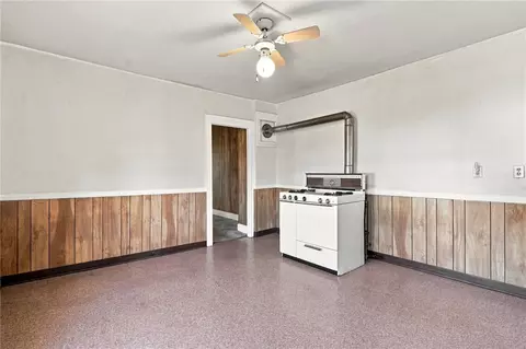 Entry Way - 46 E St, Bristol, RI 02809 photo 3 of 4