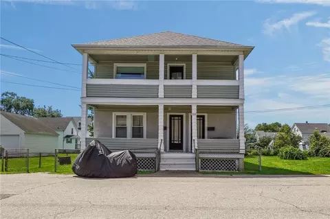 Exterior - 46 E St, Bristol, RI 02809 photo 1 of 10