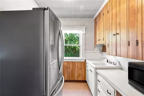 Kitchen - 46 E St, Bristol, RI 02809 photo 2 of 6