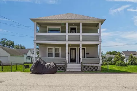 Exterior - 46 E St, Bristol, RI 02809 photo 1 of 10