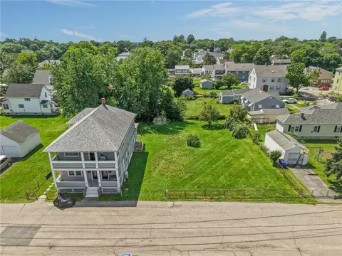 View/Area - 46 E St, Bristol, RI 02809 photo 4 of 10