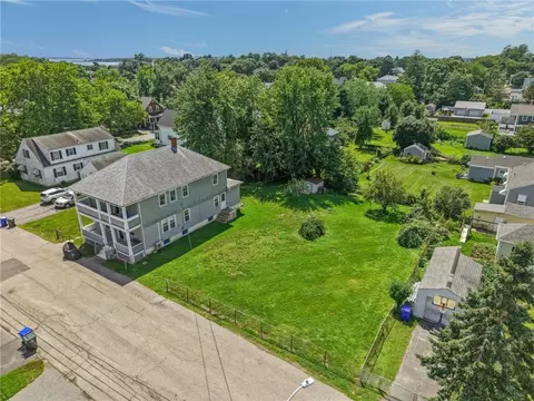 View/Area - 46 E St, Bristol, RI 02809 photo 2 of 10