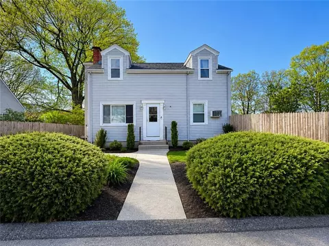 42 Spring Dr, Johnston, RI 02919