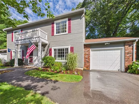 Exterior - 26 Eagle Run #B, East Greenwich, RI 02818 photo 1 of 9