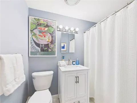 Bath - 26 Eagle Run #B, East Greenwich, RI 02818 photo 1 of 3