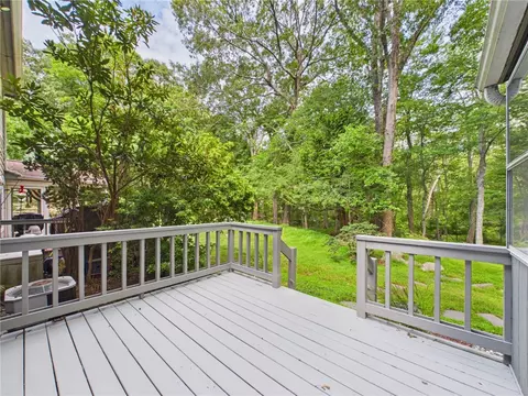 Exterior - 26 Eagle Run #B, East Greenwich, RI 02818 photo 8 of 9