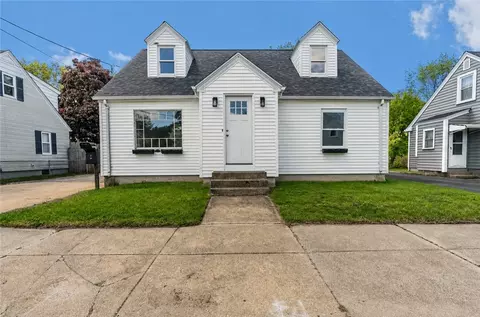 25 Gloria St, Pawtucket, RI 02861
