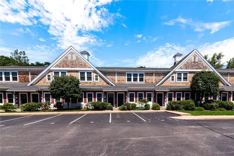 Exterior - 265 Post Road Rd #4, Warwick, RI 02888 photo 2 of 9