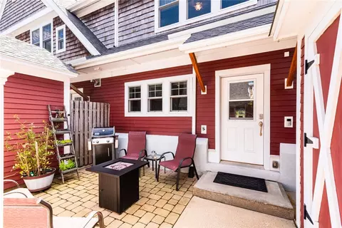 Exterior - 265 Post Road Rd #4, Warwick, RI 02888 photo 4 of 9