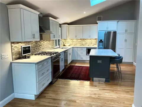 Kitchen - 132 Timberline Rd, Warwick, RI 02886 photo 1 of 7