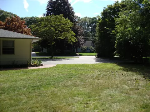 Exterior - 132 Timberline Rd, Warwick, RI 02886 photo 9 of 10