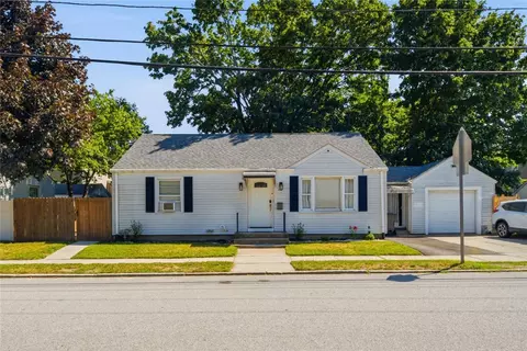170 Beckwith St, Cranston, RI 02910