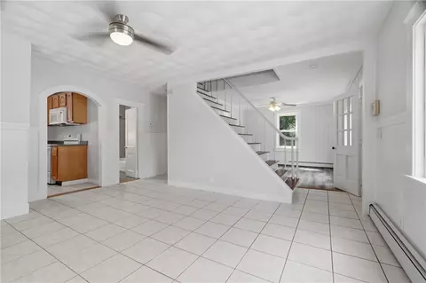 Living - 31 Coolidge Ave, Woonsocket, RI 02895 photo 4 of 8