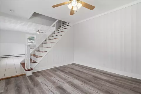 Living - 31 Coolidge Ave, Woonsocket, RI 02895 photo 5 of 8