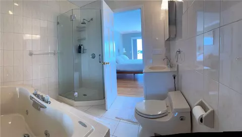 Bath - 272 Shore Rd #A, Westerly, RI 02891 photo 1 of 3