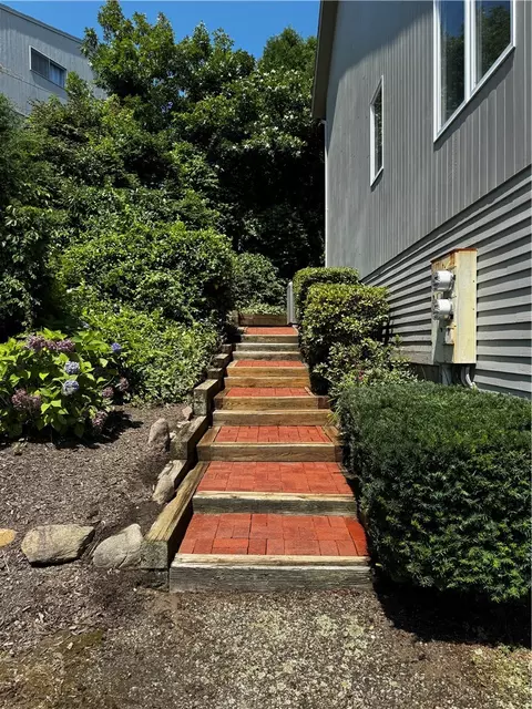 Exterior - 272 Shore Rd #A, Westerly, RI 02891 photo 2 of 4