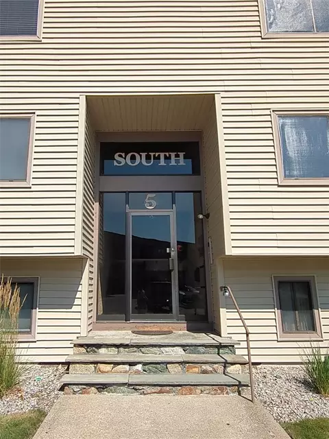 196 Old River Rd #5D, Lincoln, RI 02865