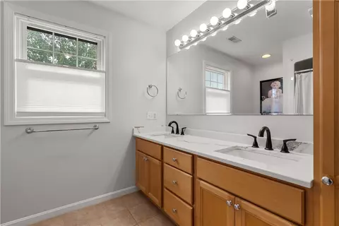 Bath - 500 Mendon Rd #213, Cumberland, RI 02864 photo 1 of 1