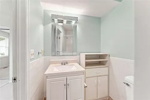 Bath - 3399 Post Rd #13, Warwick, RI 02886 photo 4 of 6