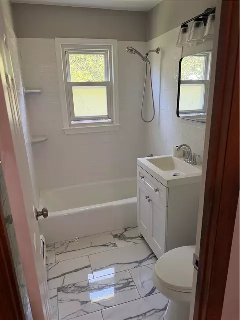 2 Lawrence St, Westerly, RI 02891 photo 5