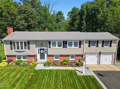 81 Amherst St, Cumberland, RI 02864