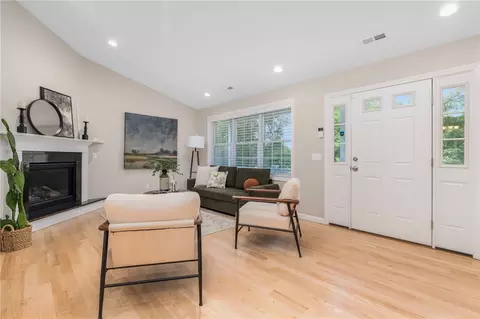 Entry Way - 301 Ledge Rd, Coventry, RI 02816 photo 1 of 3