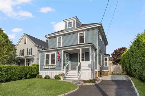 28 Carroll Ave, Newport, RI 02840