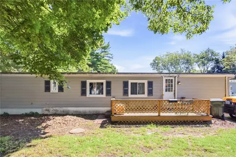 20 Krzak Rd, North Kingstown, RI 02852