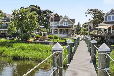 20 Edwin St, Barrington, RI 02806
