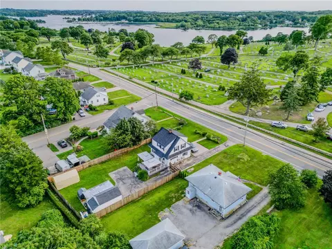 View/Area - 124 Beach St, Westerly, RI 02891 photo 1 of 6