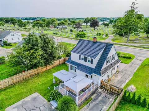 View/Area - 124 Beach St, Westerly, RI 02891 photo 2 of 6