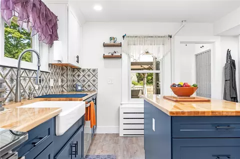 Kitchen - 124 Beach St, Westerly, RI 02891 photo 3 of 5