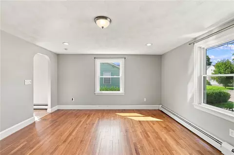 Living - 36 Newfield Ave, Warwick, RI 02888 photo 3 of 4