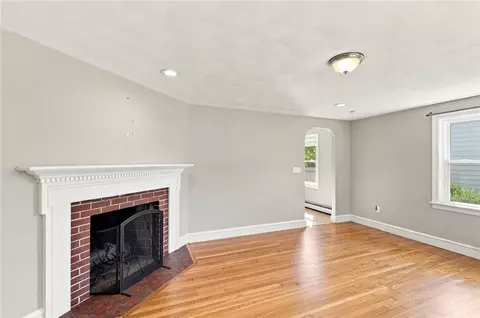Living - 36 Newfield Ave, Warwick, RI 02888 photo 4 of 4