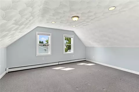 Bedroom - 36 Newfield Ave, Warwick, RI 02888 photo 9 of 12