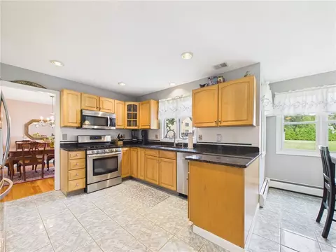 Kitchen - 21 Buxton Dr, Cranston, RI 02921 photo 2 of 5