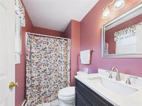 Bath - 21 Buxton Dr, Cranston, RI 02921 photo 2 of 3