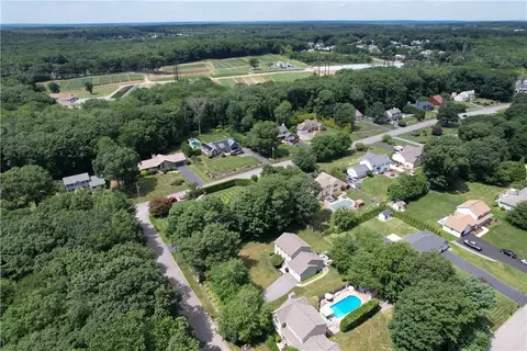 View/Area - 21 Buxton Dr, Cranston, RI 02921 photo 4 of 4