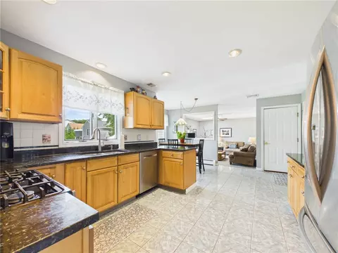 Kitchen - 21 Buxton Dr, Cranston, RI 02921 photo 3 of 5