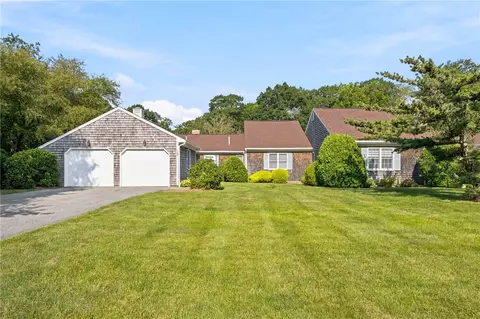 12 Cornell Dr #12, Portsmouth, RI 02871