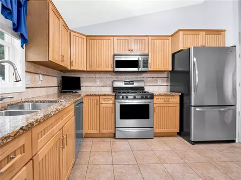 Kitchen - 85 Spooner St, Warwick, RI 02886 photo 2 of 5