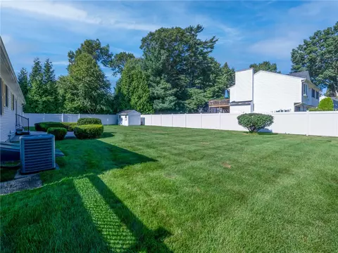 Exterior - 85 Spooner St, Warwick, RI 02886 photo 6 of 7